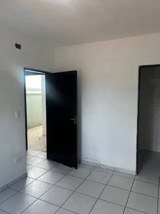 Imagem Casa com 1 dormitório para alugar, 35 m² por R$ 1.042,00/mês - Cidade São Jorge - Santo André/SP