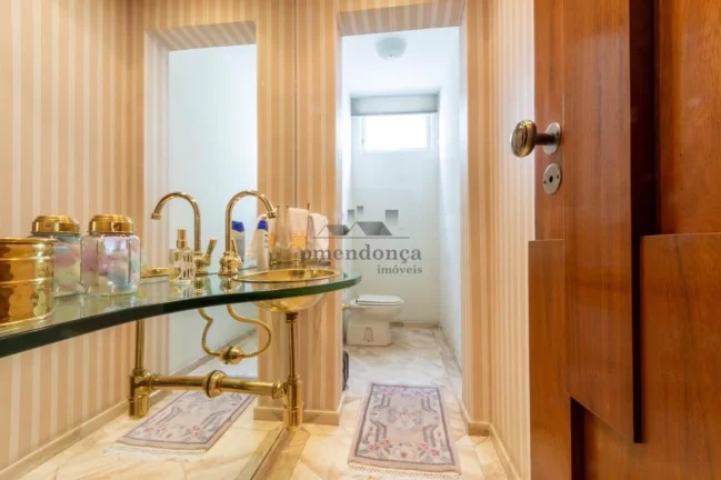 Imagem Apartamento à venda em Higienópolis com 4 suítes e 3 vagas, 300m2