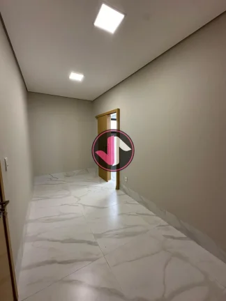 Imagem Casa térrea no condomínio Villa Jardim, com uma área generosa de 260 metros quadrados e um terren...