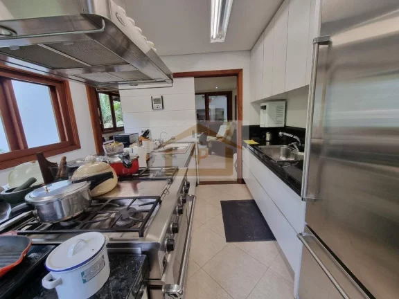 Imagem Conforto, segurança e natureza!!! Casa com 3 suítes , 4 vagas - *Granja Viana