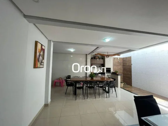 Imagem Sobrado com 4 dormitórios à venda, 230 m² por R$ 980.000,00 - Cidade Jardim - Goiânia/GO