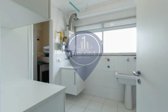 Imagem Apartamento de Luxo em Moema, São Paulo-SP: 4 quartos, 3 suítes, 2 salas, 4 banheiros, 2 vagas, 143m² - Imperdível!