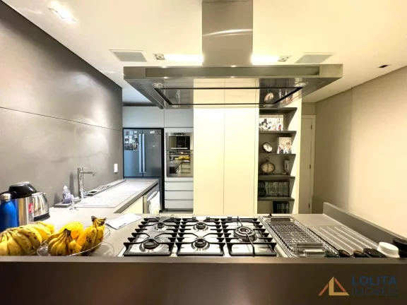 Imagem Apartamento à Venda no Centro, 3 quartos e 3 vagas em Florianópolis/SC.