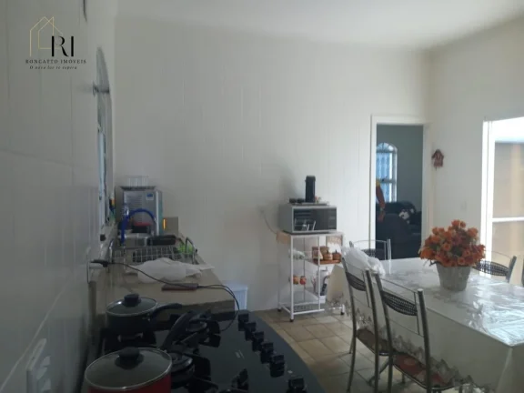 Imagem Casa com 5 quartos, 290m2, à venda