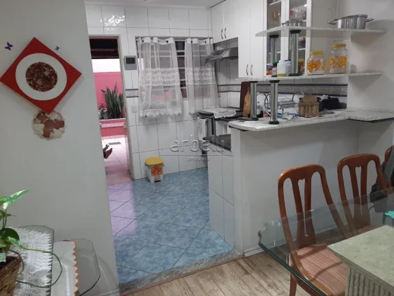 Imagem Casa em condomínio, com 147 metros quadrados aproximadamente de área total, com 2 quartos sendo 1 ...
