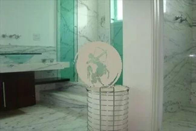 Imagem LINDA CASA EM CONDOMINIO FECHADO EM ALPHAVILLE A VENDA!
