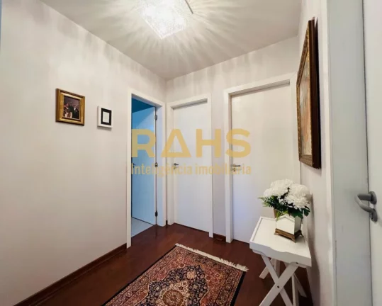 Imagem Sobrado Averbado, aceita financiamento, com 1 suíte e 3 quartos, 2 vagas de garagem à venda no bai...