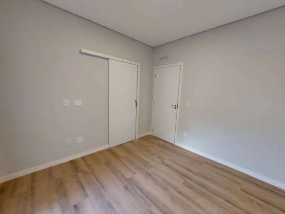 Imagem CASA TÉRREA - ACABAMENTO SUPERIOR - CONDOMÍNIO MONTERREY - MONTE MOR
