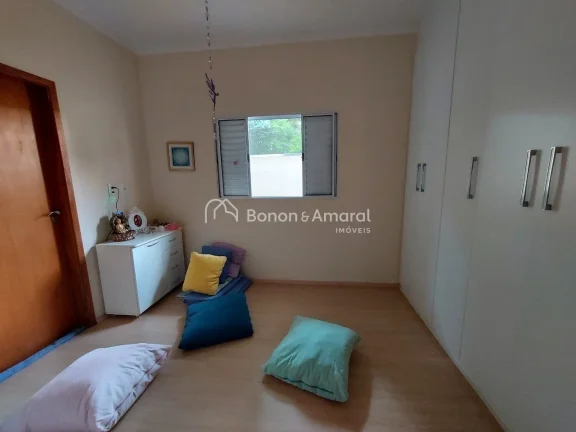 Imagem Casa térrea, com pintura nova, 163m² de área privativa em um terreno de 339m², no Condomínio Fl...