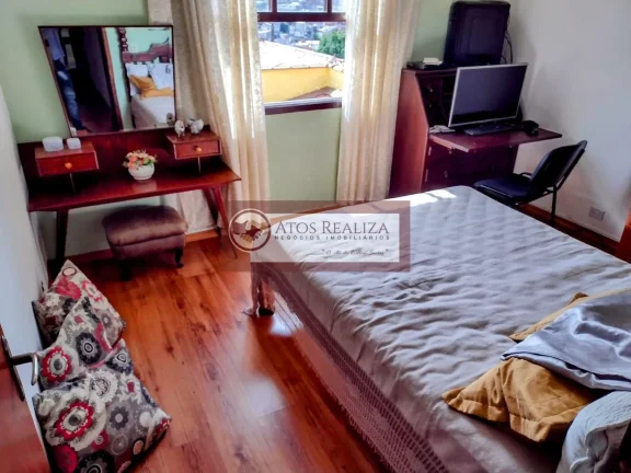 Imagem Vendo Oportunidade no Jardim domilita região do pedreira São Paulo. Vendo linda e espaçosa casa térrea na região da pedreira, são 3 Dormitórios, sendo 1 Suíte, Sala de estar e sala de jantar, Cózinha com planejados, 3 banheiros, 2 vagas de garagem, 250m² 