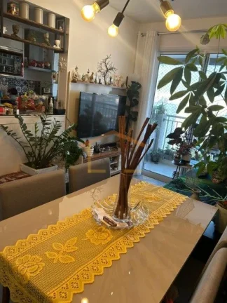 Imagem Apartamento à venda com 57 m², 2 dormitórios com armários, sacada ampla integrada à cozinha, sa...
