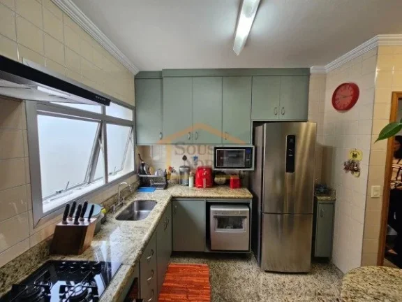 Imagem Apartamento semi-mobiliado, 93m², dispõe de 3 dormitórios, sendo 1 suíte, sala para 2 ambientes ...