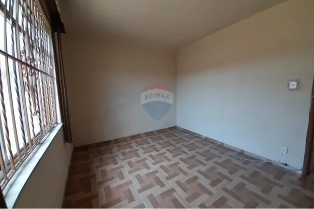 Imagem Apartamento tipo casa em Cascadura , 3 quartos, 2 banheiros e 3 quintais!!