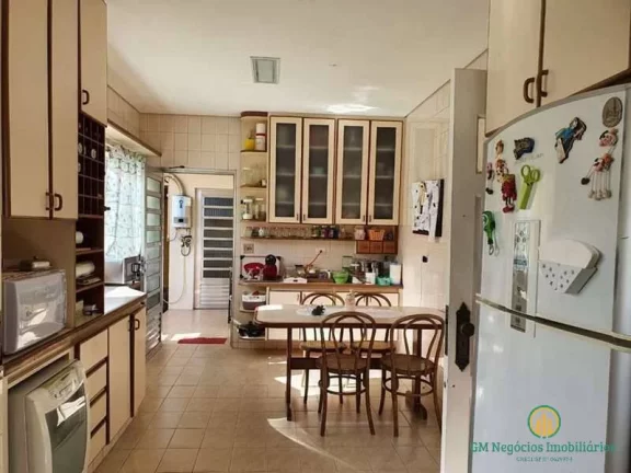 Imagem Casa com 3 suítes, piscina! Próximo ao Shopping Granja Viana