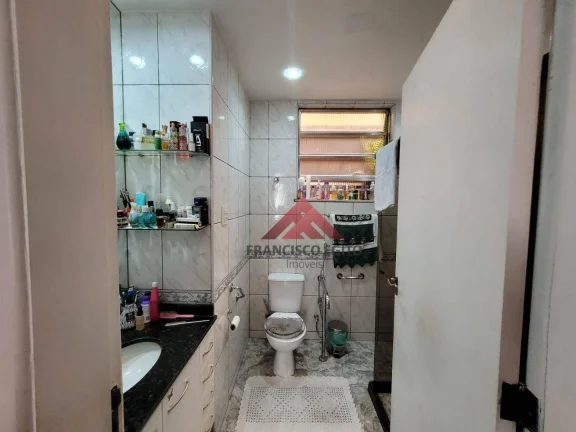 Imagem Amplo apartamento térreo com 3 quartos no Bairro Chic