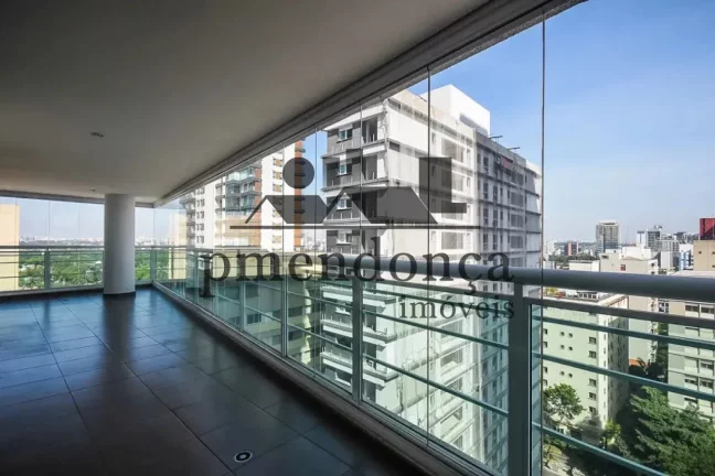 Imagem Apartamento em Pinheiros com 4 quartos (3 suítes) e 4 vagas, 270m²