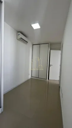 Imagem Apartamento à venda na Pituba, Alameda Catania: 2 suites, 2 salas, 3 banheiros, 2 vagas de garagem, 84,00 m² de área.
