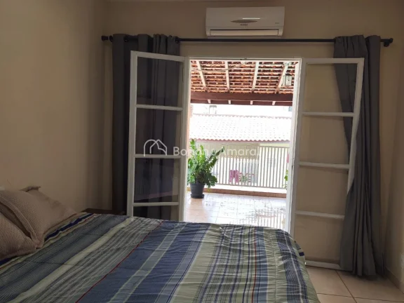 Imagem Encantador sobrado disponível em um dos bairros mais tradicionais e bem localizados de Campinas. Co...
