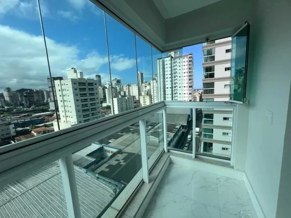 Imagem Apartamento com 3 suítes e 2 vagas de garagem na Meia Praia em Itapema