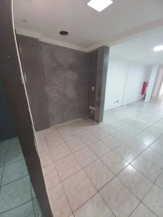 Imagem Loja Ampla de 116m2 na Rua Tiradentes – Barbacena/MG