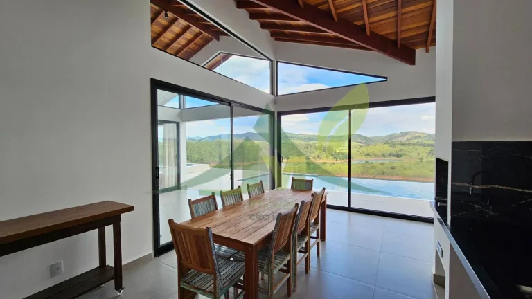 Imagem Chácara com Vista Deslumbrante para a Represa em Piracaia-SP