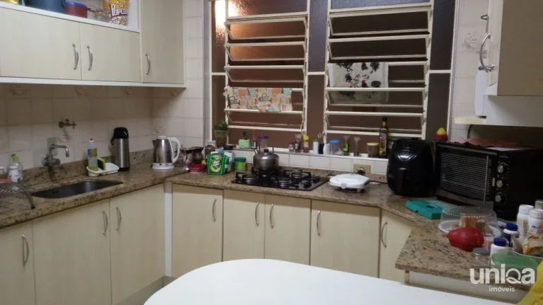 Imagem Casa 4 dormitórios sendo 2 suítes, 3 vagas de garagem