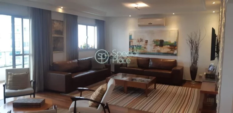 Imagem Apartamento com 240m², 4 dormitórios, sendo 3 suítes, 4 vagas, living para 3 ambientes, varanda, ...
