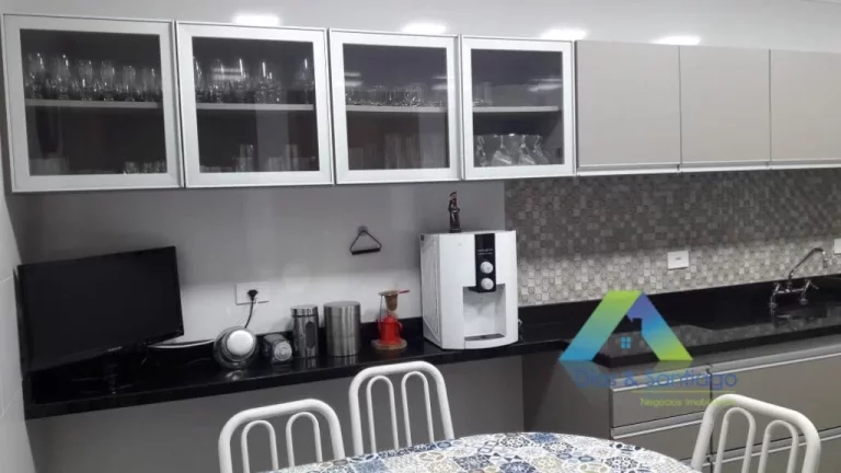 Imagem Sobrado ACLIMAÇÃO 204 metros, 3 dormitórios, sala 2 ambientes, 2 vagas.