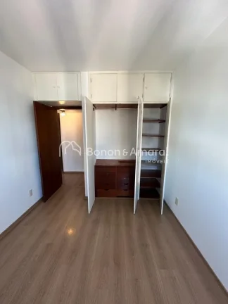 Imagem Em localização privilegiada, este apartamento oferece ambientes amplos, bem arejados e iluminados ...