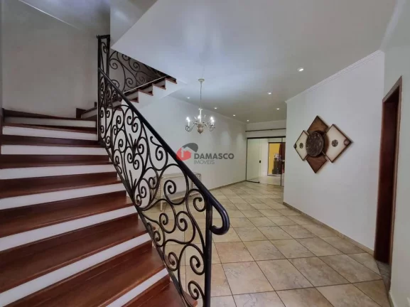 Imagem Sobrado à venda 3 Quartos, 3 Suites, 4 Vagas, 221M², Olímpico, São Caetano do Sul - SP