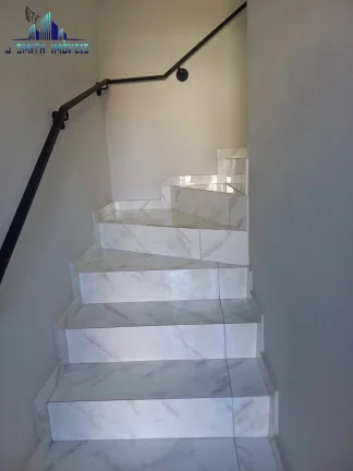 Imagem Casa NOVA c/ móveis sob medida, bem decorada, 2 dorm, 2 vagas, Lazer total
