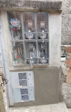 Imagem São 3 Casas 2 de 2 cômodos e 1 de 3 + 1 cômodo com banheiro, 166m² (6mts de frente), água e luz separadas, Contrato (IPTU) no Jardim Itapark, Mauá-SP