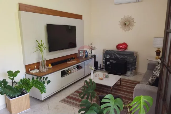 Imagem Casa em condomínio fechado com dois dormitórios.