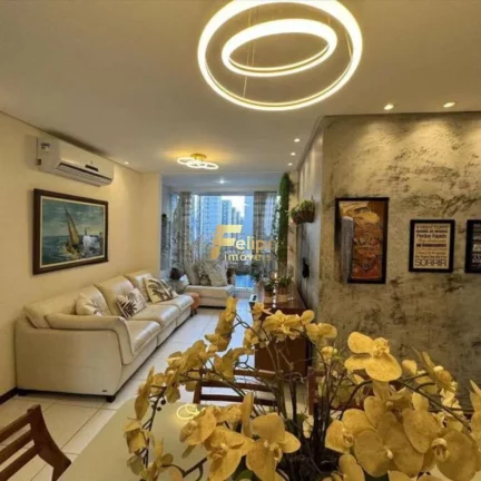 Imagem Desfrute da vida à beira-mar neste encantador apartamento de 02 quartos, localizado na esquina do oceano.