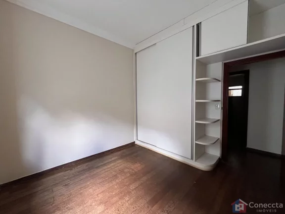 Imagem Casa à Venda no Centro de Patos de Minas – 3 Quartos, Suíte e 330m² de Conforto