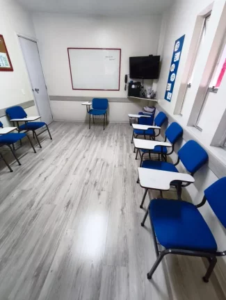Imagem Comercial para Venda em Nova Friburgo, Centro, 5 banheiros