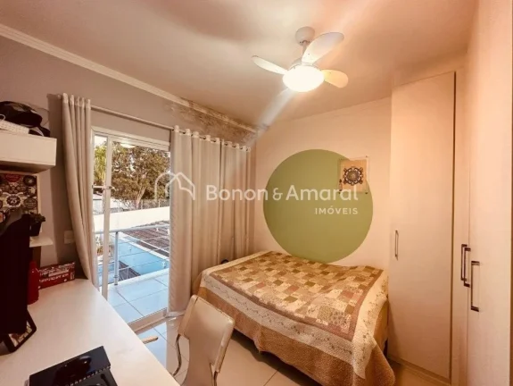 Imagem Casa Ã  venda em condomÃ­nio na cidade de Valinhos/SP.

Sobrado com design contemporÃ¢neo, com 3 suÃ...