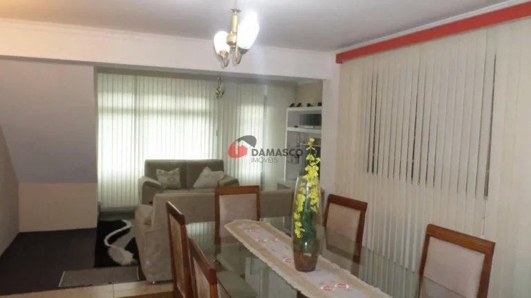 Imagem Sobrado à venda 3 Quartos, 2 Vagas, 215M², Jardim Guairaca, São Paulo - SP