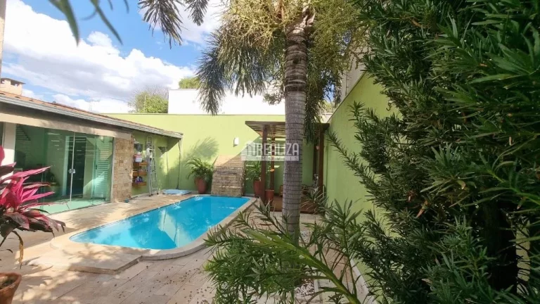 Imagem Casa à venda no bairro Dom Eduardo II, Uberaba: 3 dormitórios, piscina aquecida e móveis planejados!