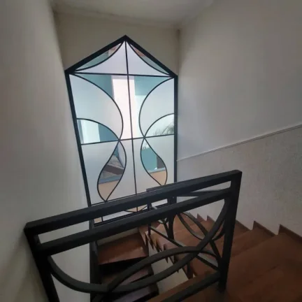 Imagem Casa Sobrado, 3 Dormitórios ( 1 Suíte),275m², Condomínio San Marino, Sjc.