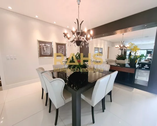 Imagem O Apartamento é composto por: Suíte master com 40,84m² contendo amplo closet e banheira. Aquecime...