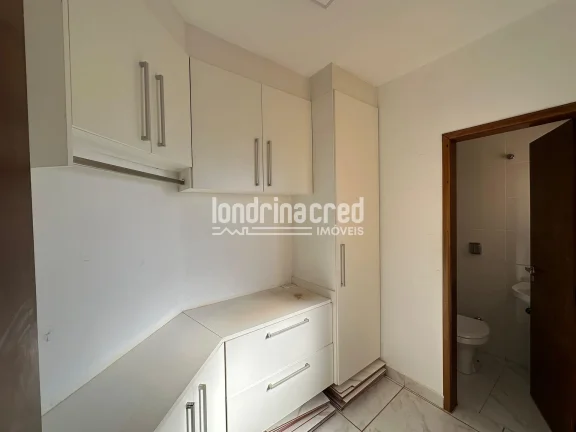 Imagem Amplo apartamento no Edifício Marques de Caravelas com 3 quartos, 2 sacadas, suíte e excelente localização por valor de oportunidade