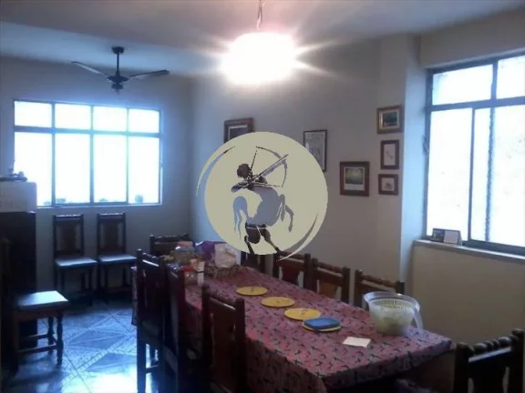 Imagem Casa com terreno generoso a venda em Santos