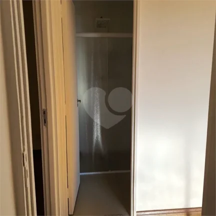 Imagem Apartamento à venda com 2 quartos no condomínio Edifício Guaracá, São Paulo - SP