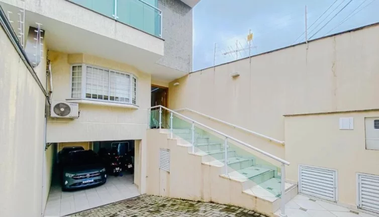 Imagem Sobrado Tatuapé - 125 m² - 3 Suítes - Closet - Varanda - Jd. de inverno - 5 Vagas de garagem - Aceita Financiamento e FGTS