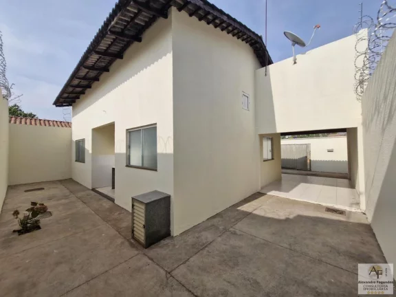 Imagem Casa para Venda em Aparecida de Goiânia, Vila Brasília, 3 dormitórios, 1 suíte, 2 banheiros, 2 vagas