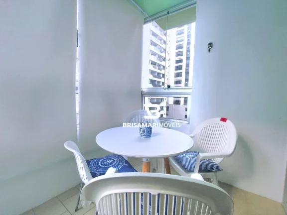 Imagem PITANGUEIRAS- UMA QUADRA DO MAR , LOCALIZAÇÃO ESPETACULAR , GARAGEM NO PRÉDIO.