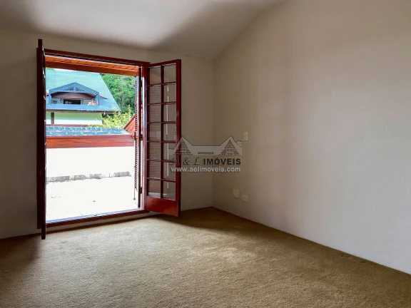 Imagem Apartamento à venda em Campos do Jordão - Ampla Cobertura c/ Charme Alpino