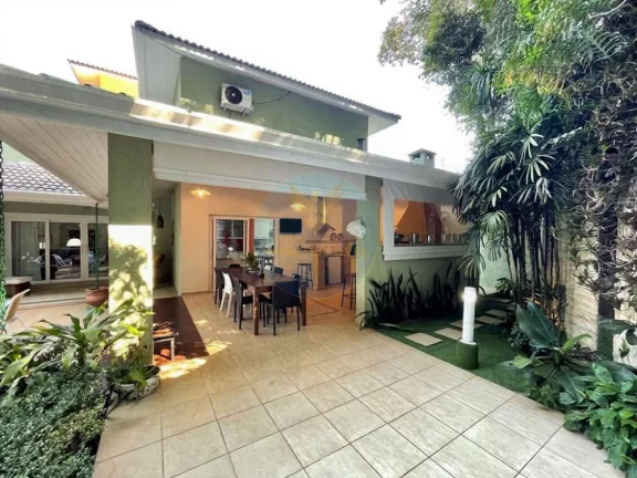 Imagem Casa em Condomínio a Venda no bairro Granja Viana - Jandira, SP