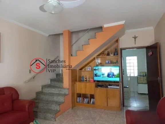 Imagem SOBRADO DE VILA MOOCA PARA ALUGAR Localizado entre a Rua Do Oratório e Av Paes de Barros Vila fechada com portão automático.